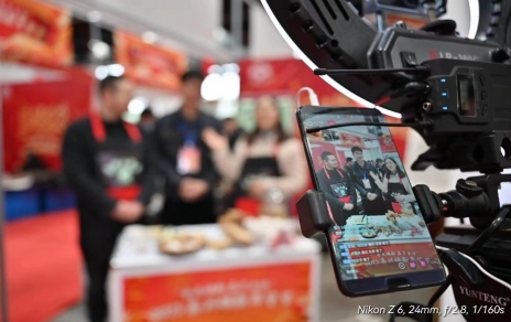 “嘉昕小廚房”走上“2023嘉興煥新年貨節(jié)”， 共同助力促進(jìn)脫貧地區(qū)優(yōu)質(zhì)農(nóng)產(chǎn)品 銷售擴(kuò)渠增效！