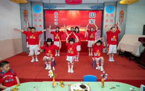 “水點(diǎn)點(diǎn)”---用心暖童心，用情伴成長(zhǎng)！